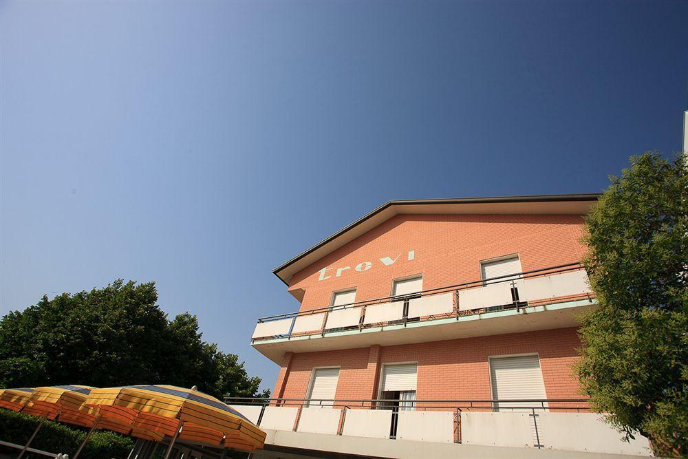 Hotel Trevi チェゼナーティコ エクステリア 写真
